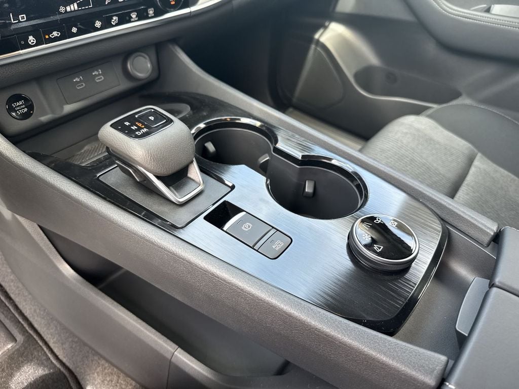 New 2026 Nissan Rogue SV - photo - 26