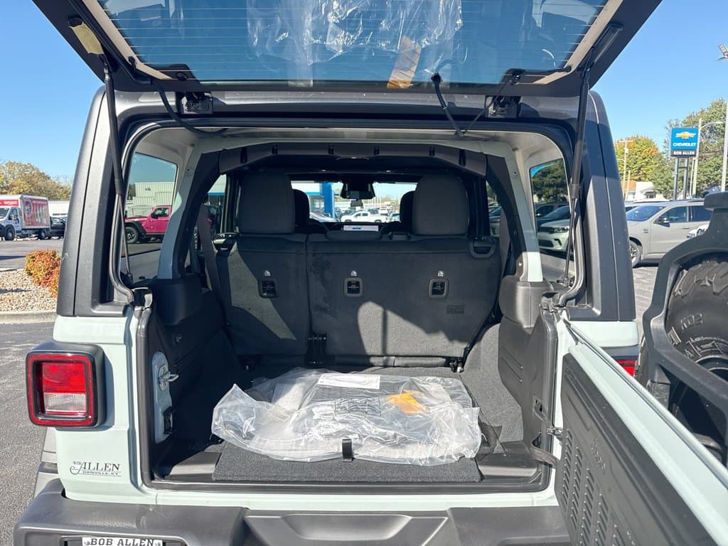New 2027 Jeep Wrangler Willys - photo - 16