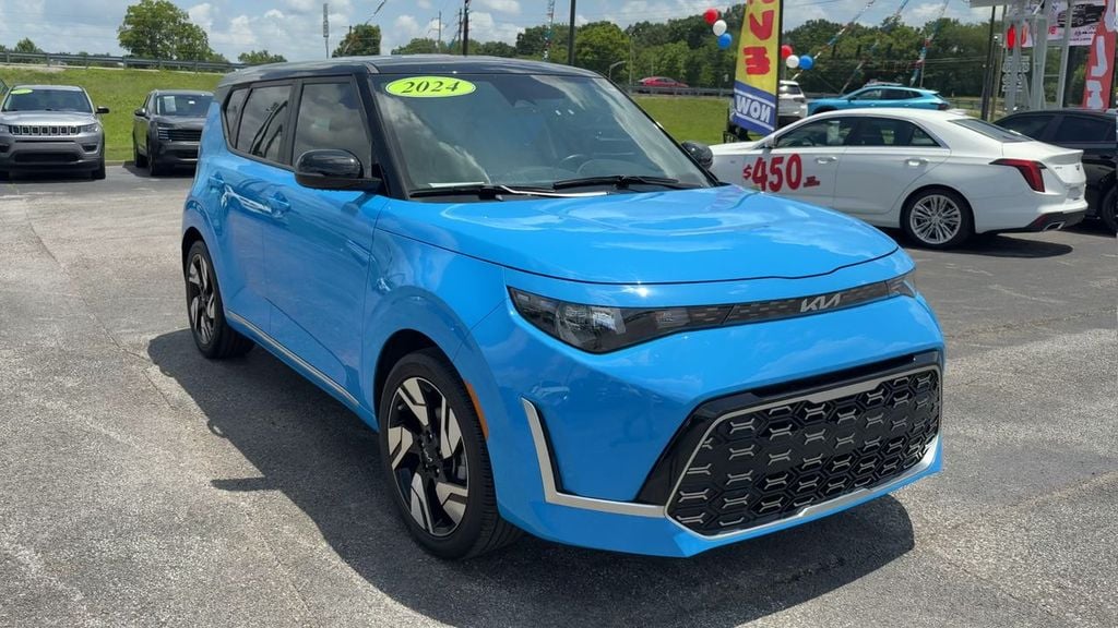 Pre-Owned 2024 Kia Soul GT-Line - photo - 8