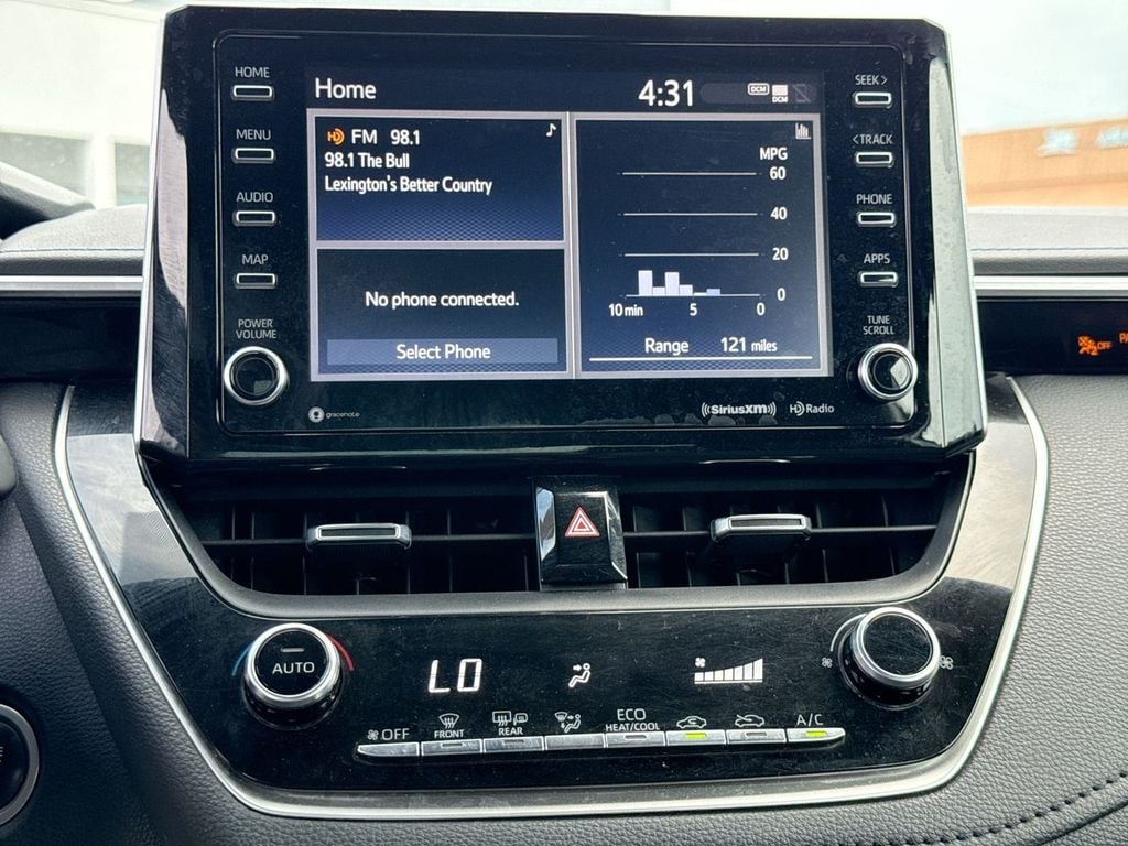 Pre-Owned 2021 Toyota Corolla XSE - photo - 26