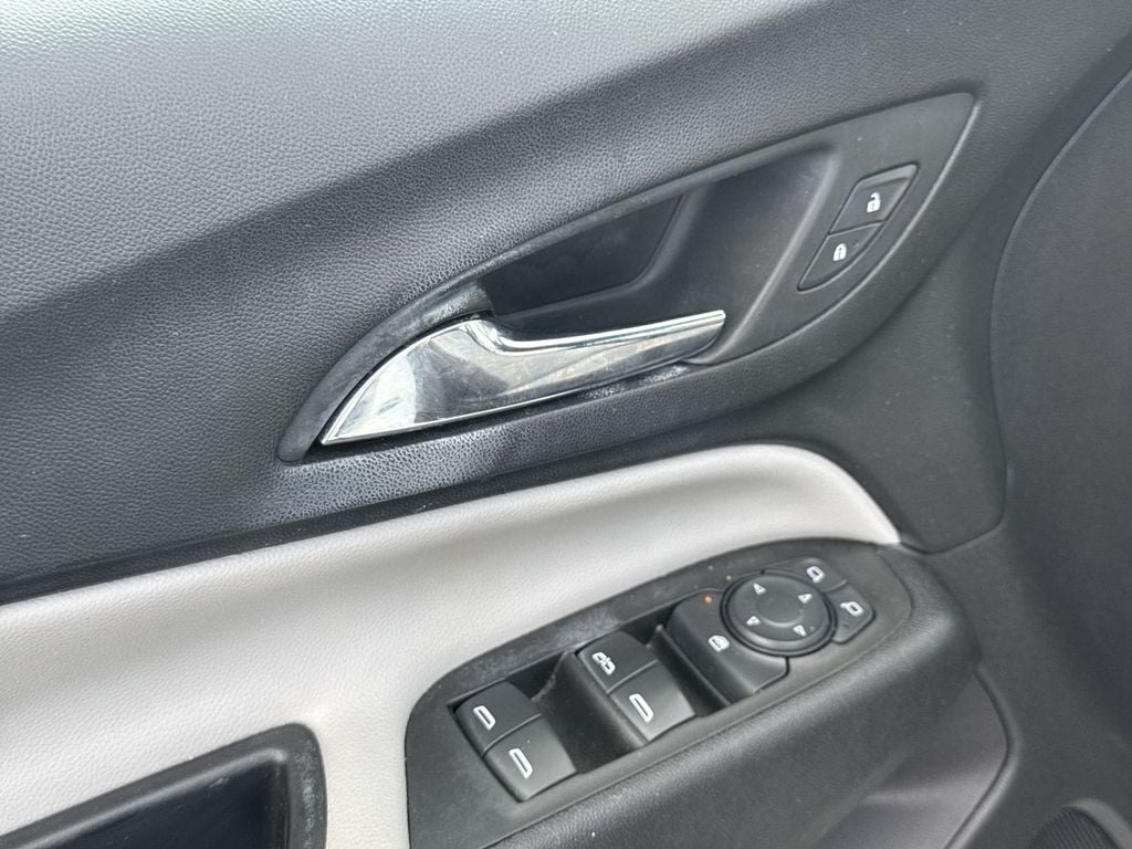 Pre-Owned 2022 Chevrolet Equinox LS - photo - 19