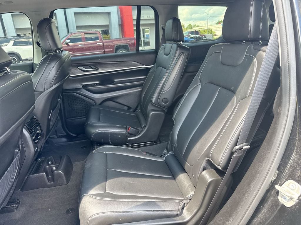 Pre-Owned 2023 Jeep Grand Cherokee L Limited - photo - 20