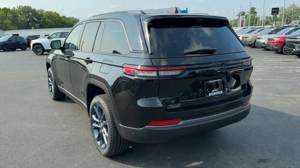 New 2026 Jeep Grand Cherokee - photo - 4