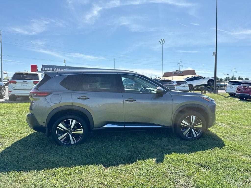 Pre-Owned 2023 Nissan Rogue SL - photo - 13