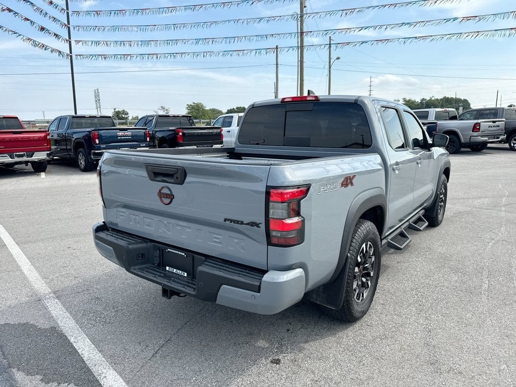 Pre-Owned 2024 Nissan Frontier PRO-4X - photo - 12
