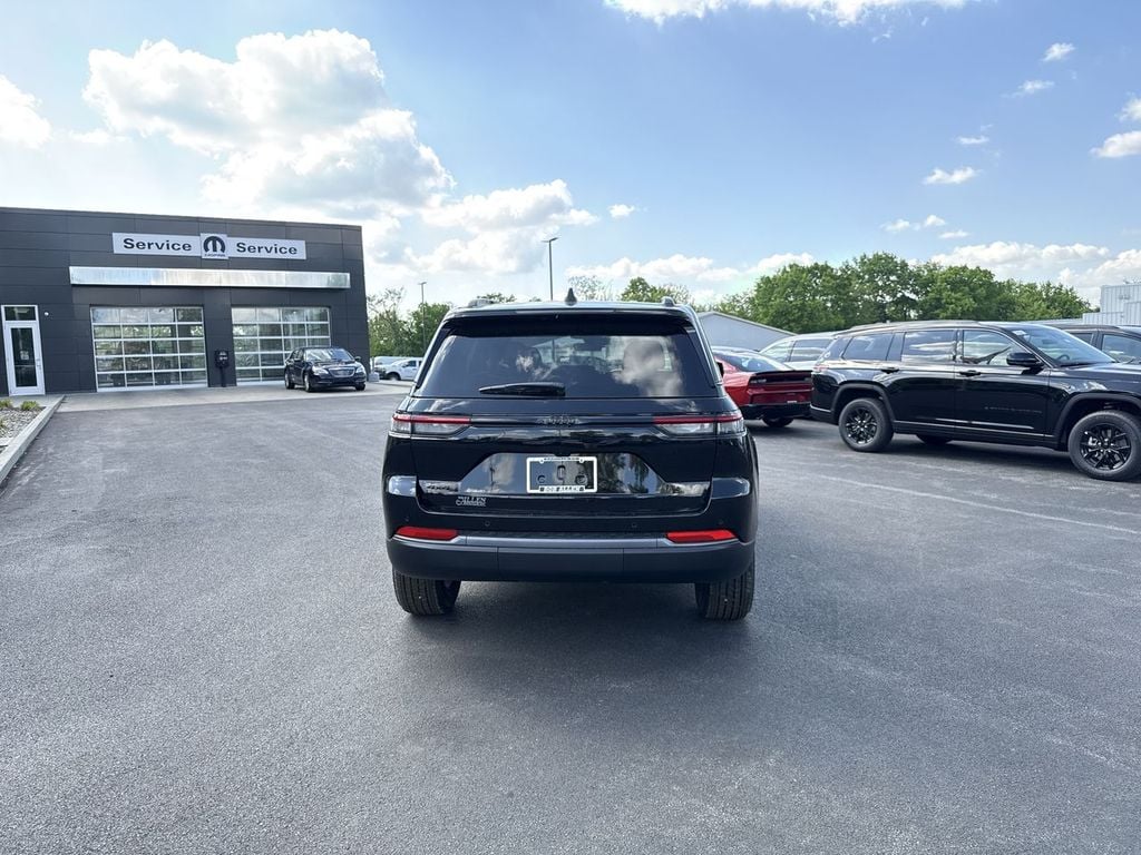 New 2026 Jeep Grand Cherokee Altitude - photo - 18