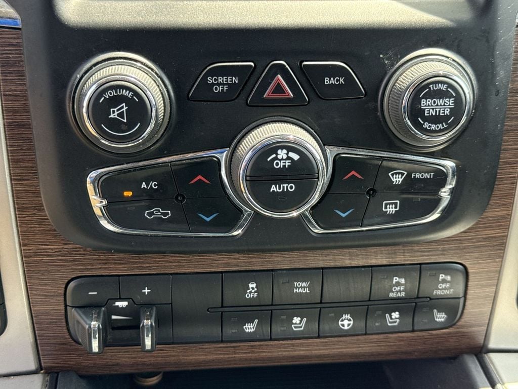 Pre-Owned 2017 Ram 1500 Laramie - photo - 21