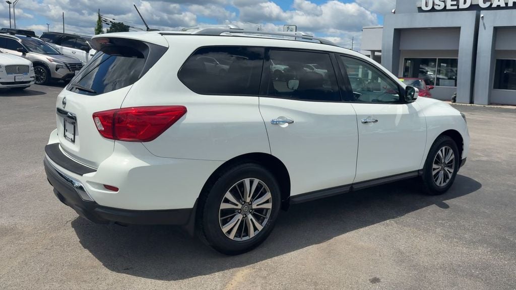 Pre-Owned 2018 Nissan Pathfinder S - photo - 6