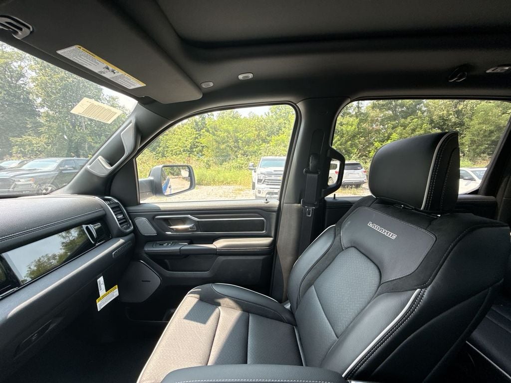 New 2026 Ram 1500 Laramie - photo - 31