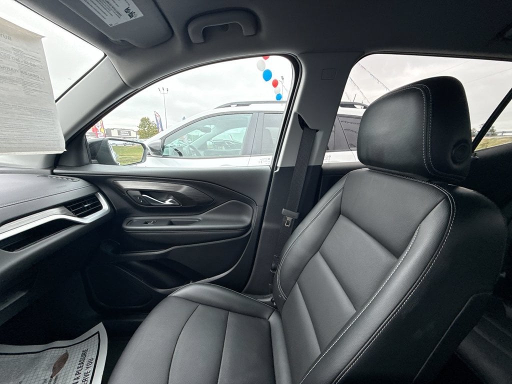 Pre-Owned 2024 GMC Terrain SLT - photo - 30