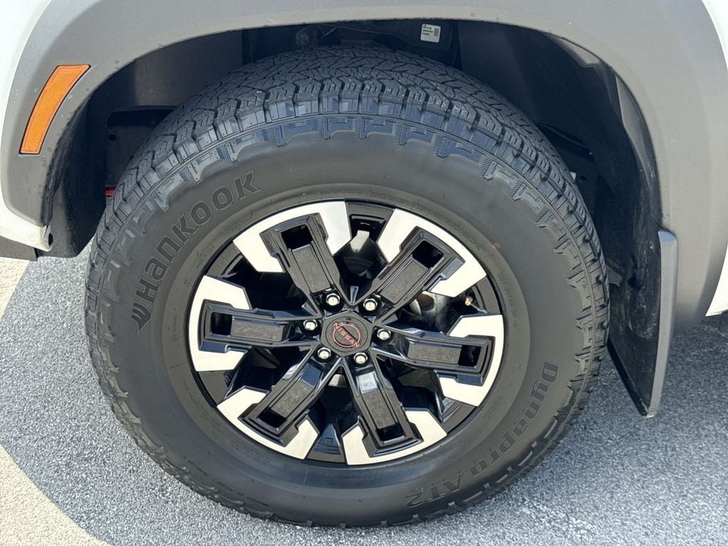 Pre-Owned 2024 Nissan Frontier PRO-4X - photo - 9