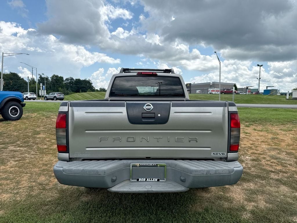 Pre-Owned 2004 Nissan Frontier XE - photo - 9