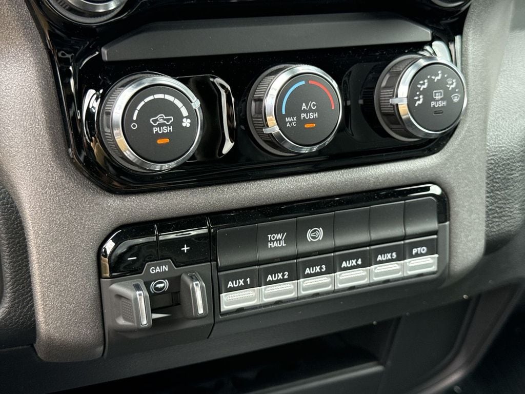 New 2026 Ram 3500 Tradesman - photo - 26