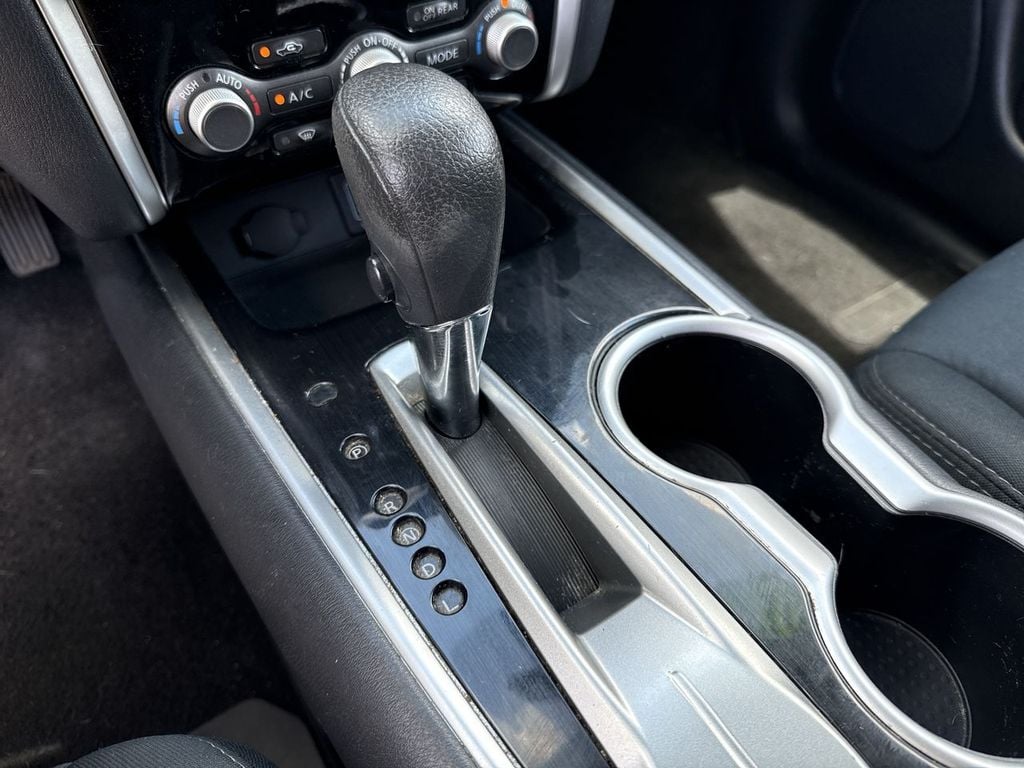 Pre-Owned 2018 Nissan Pathfinder S - photo - 26