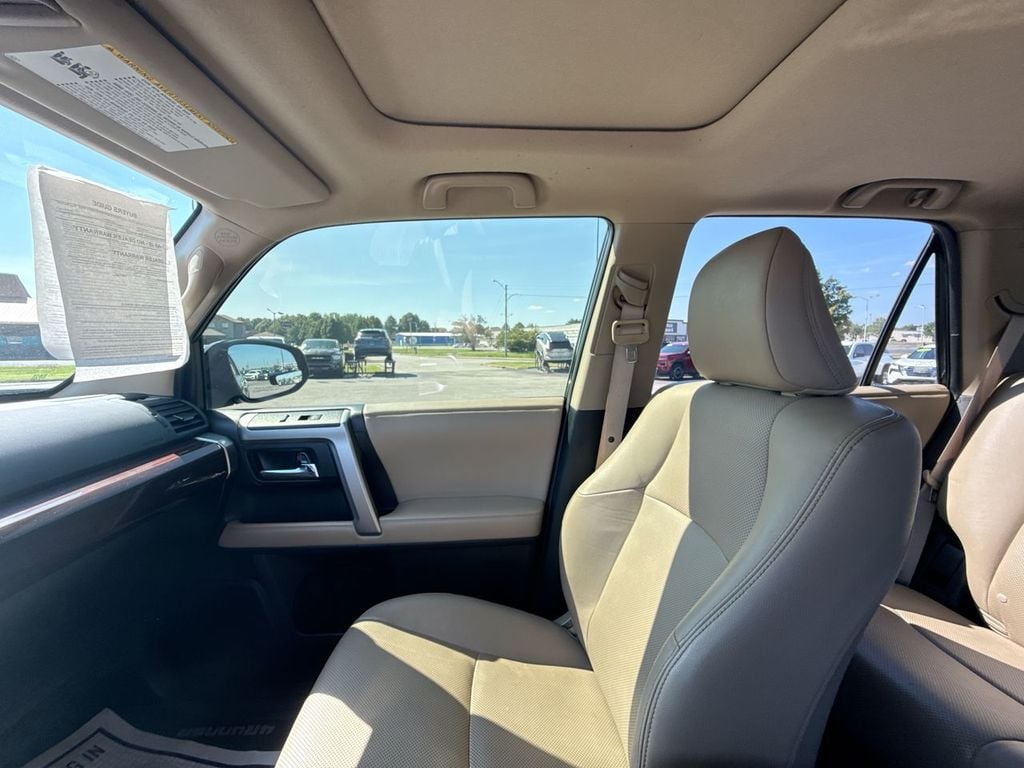 Pre-Owned 2020 Toyota 4Runner Limited - photo - 22