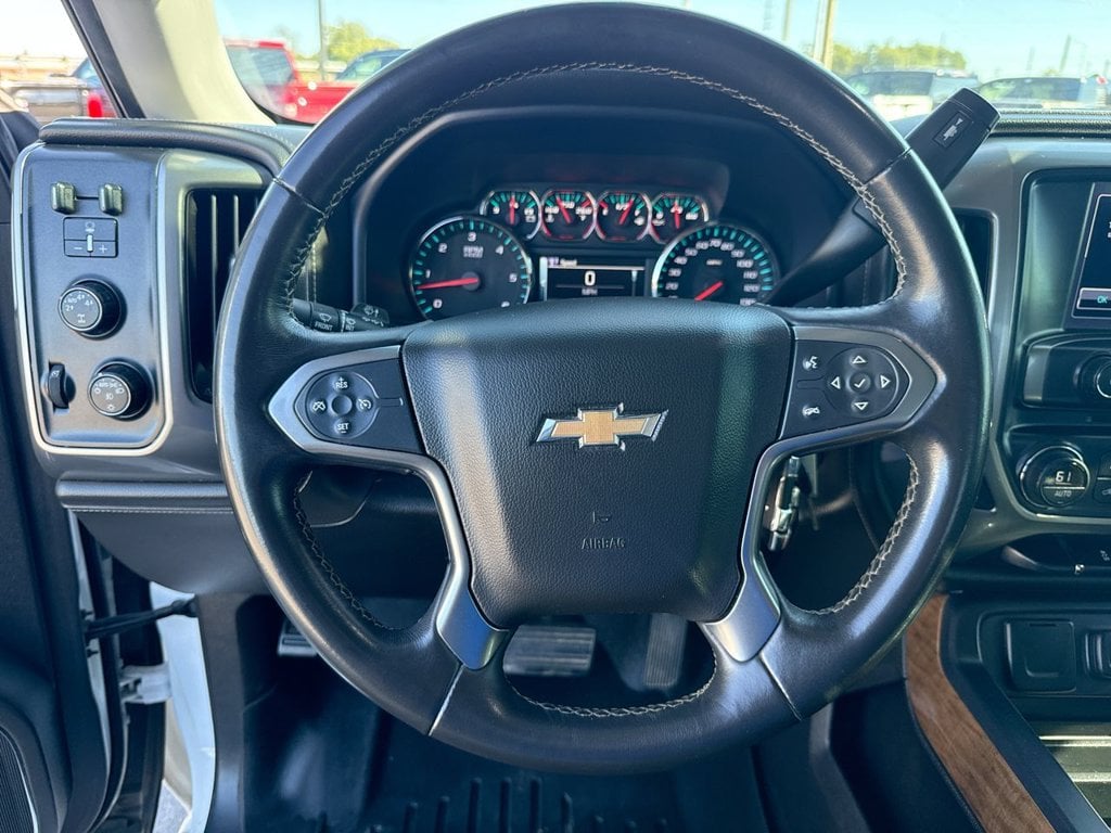Pre-Owned 2015 Chevrolet Silverado 1500 LTZ - photo - 14