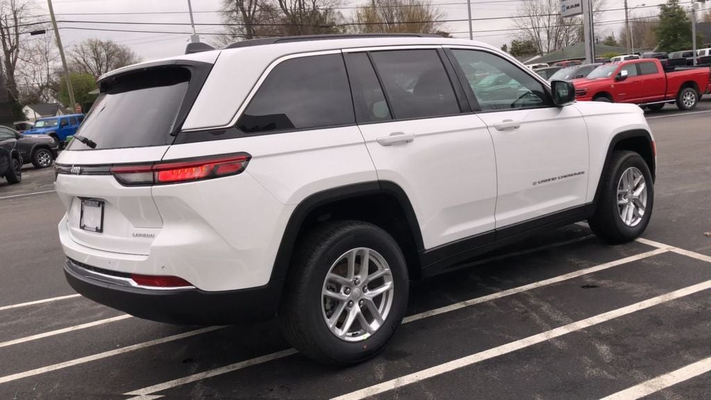 New 2026 Jeep Grand Cherokee Laredo X - photo - 7