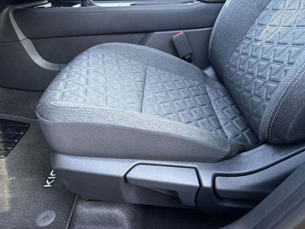 New 2026 Nissan Kicks SV - photo - 21