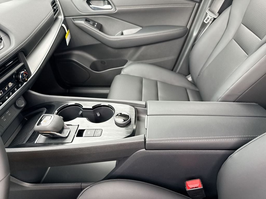 New 2026 Nissan Rogue Dark Armor - photo - 25