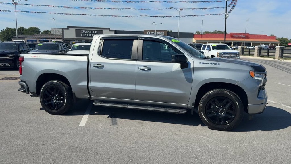 Pre-Owned 2024 Chevrolet Silverado 1500 RST - photo - 7