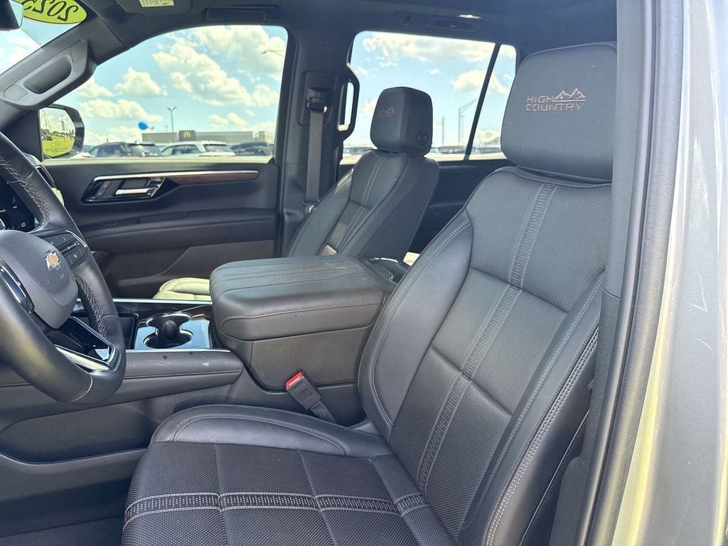 Pre-Owned 2025 Chevrolet Tahoe High Country - photo - 22