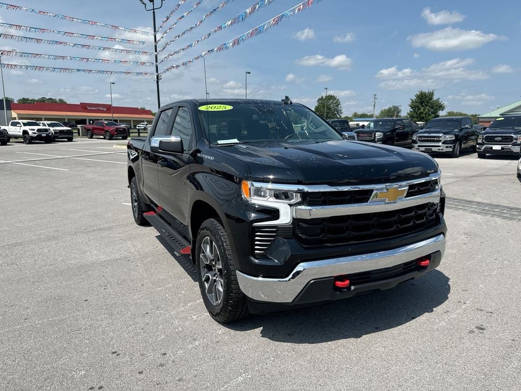 Pre-Owned 2025 Chevrolet Silverado 1500 LT - photo - 14