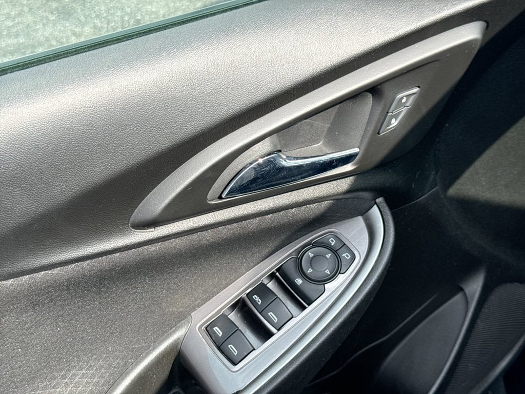 Pre-Owned 2023 Chevrolet Malibu LT - photo - 19