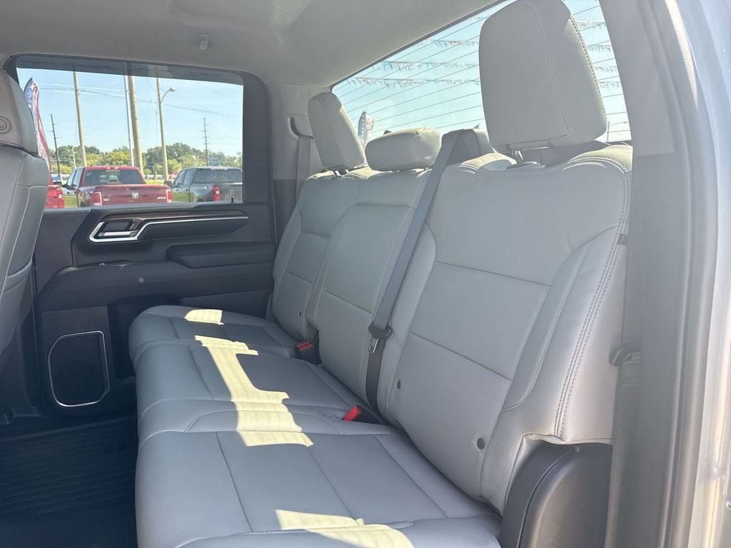Pre-Owned 2025 Chevrolet Silverado 2500HD LT - photo - 18