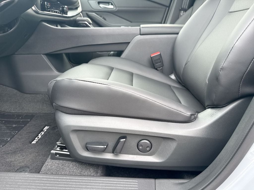 New 2026 Nissan Rogue Dark Armor - photo - 22