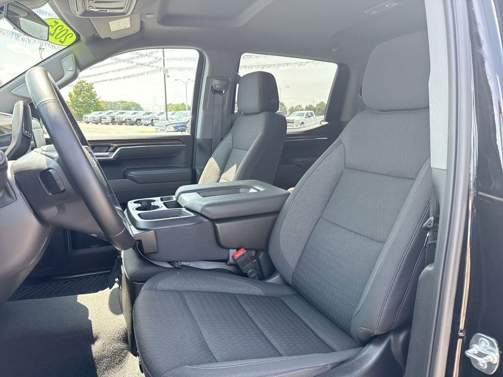 Pre-Owned 2025 Chevrolet Silverado 1500 LT - photo - 20