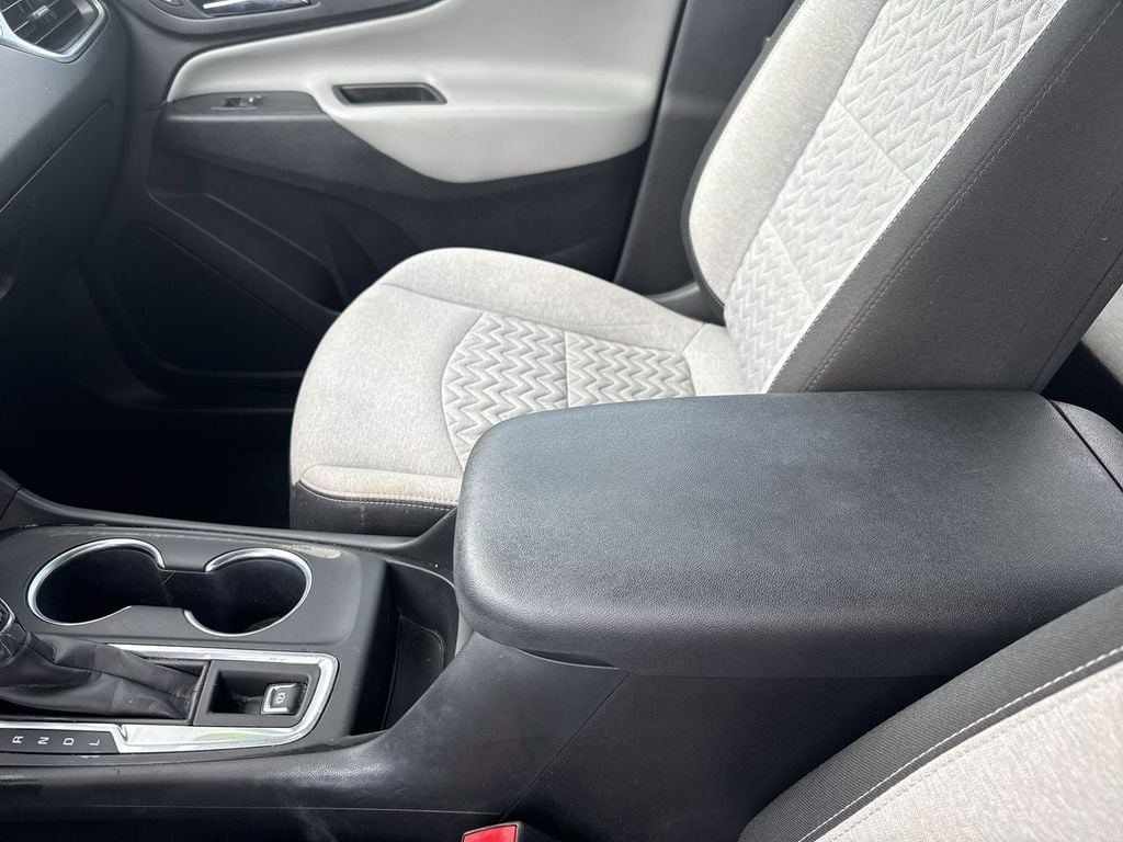 Pre-Owned 2022 Chevrolet Equinox LS - photo - 24