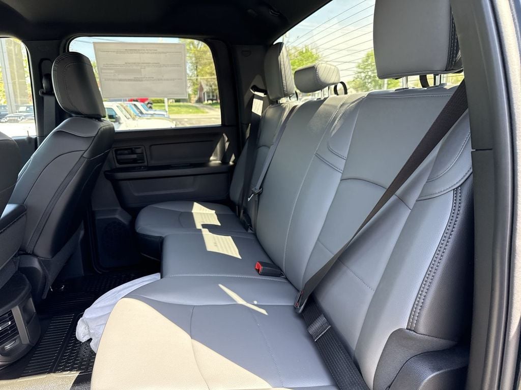 New 2026 Ram 3500 Tradesman - photo - 18
