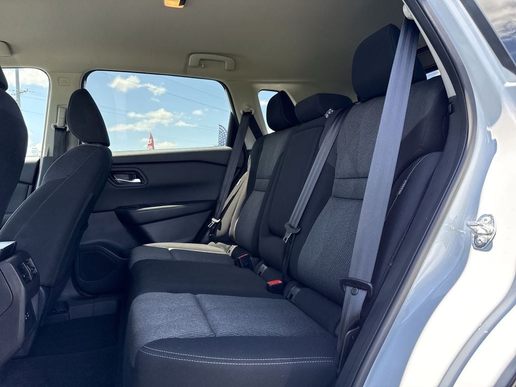 Pre-Owned 2026 Nissan Rogue SV - photo - 19