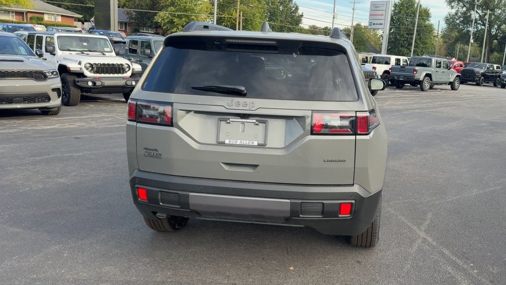 New 2026 Jeep Cherokee Laredo - photo - 5