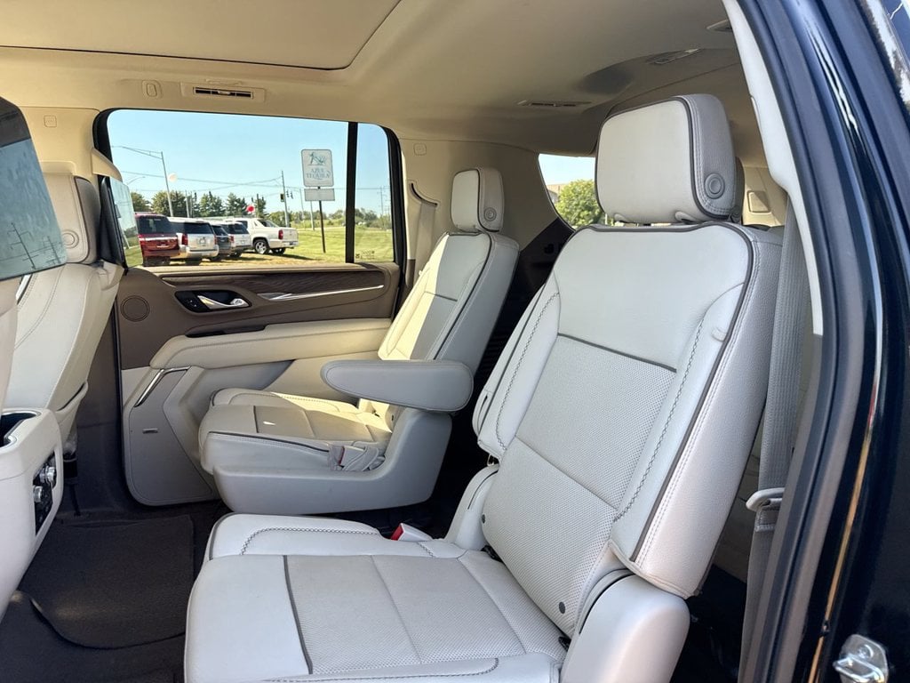 Pre-Owned 2023 GMC Yukon XL Denali - photo - 21