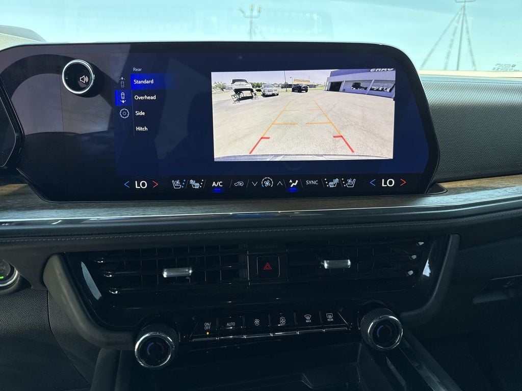 Pre-Owned 2025 Chevrolet Suburban High Country - photo - 29