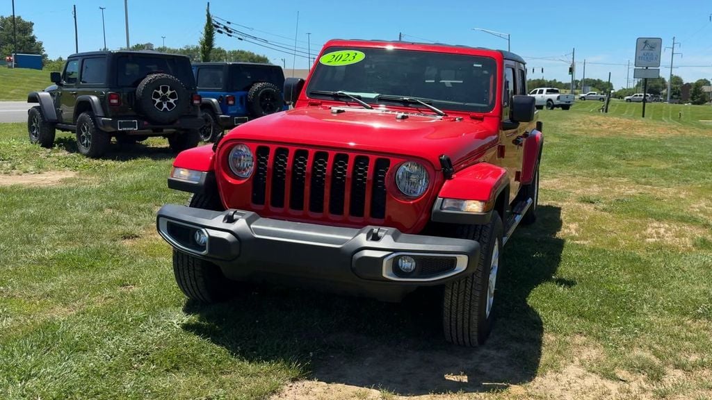 Pre-Owned 2023 Jeep Gladiator Sport S - photo - 1