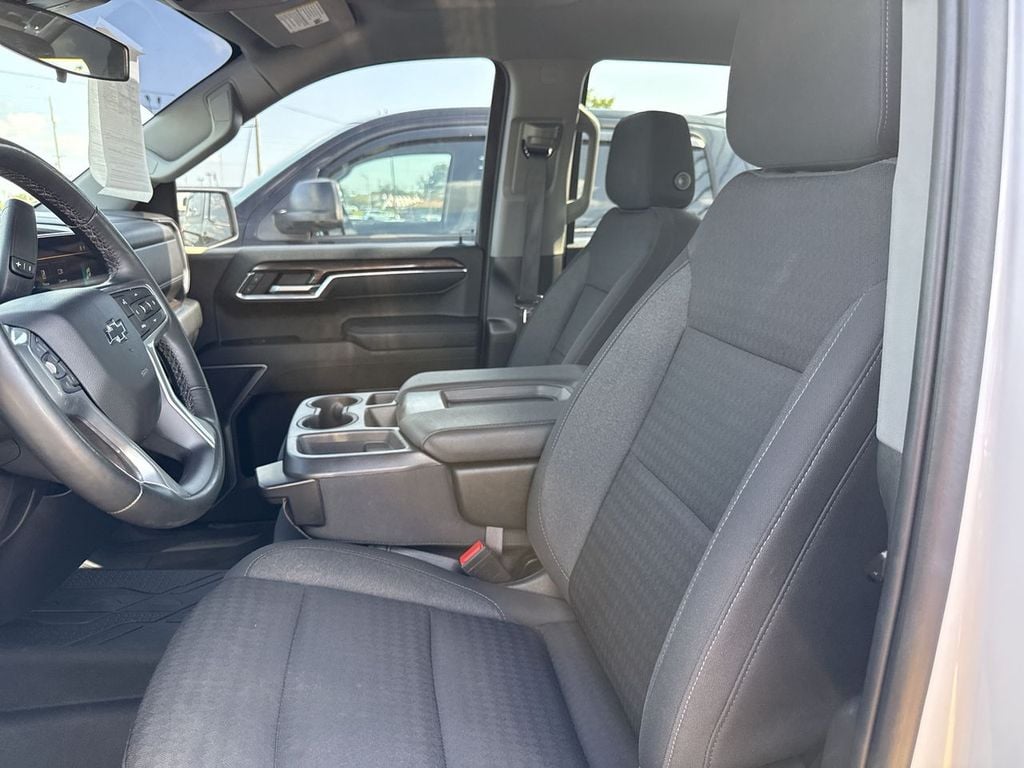 Pre-Owned 2023 Chevrolet Silverado 1500 RST - photo - 20