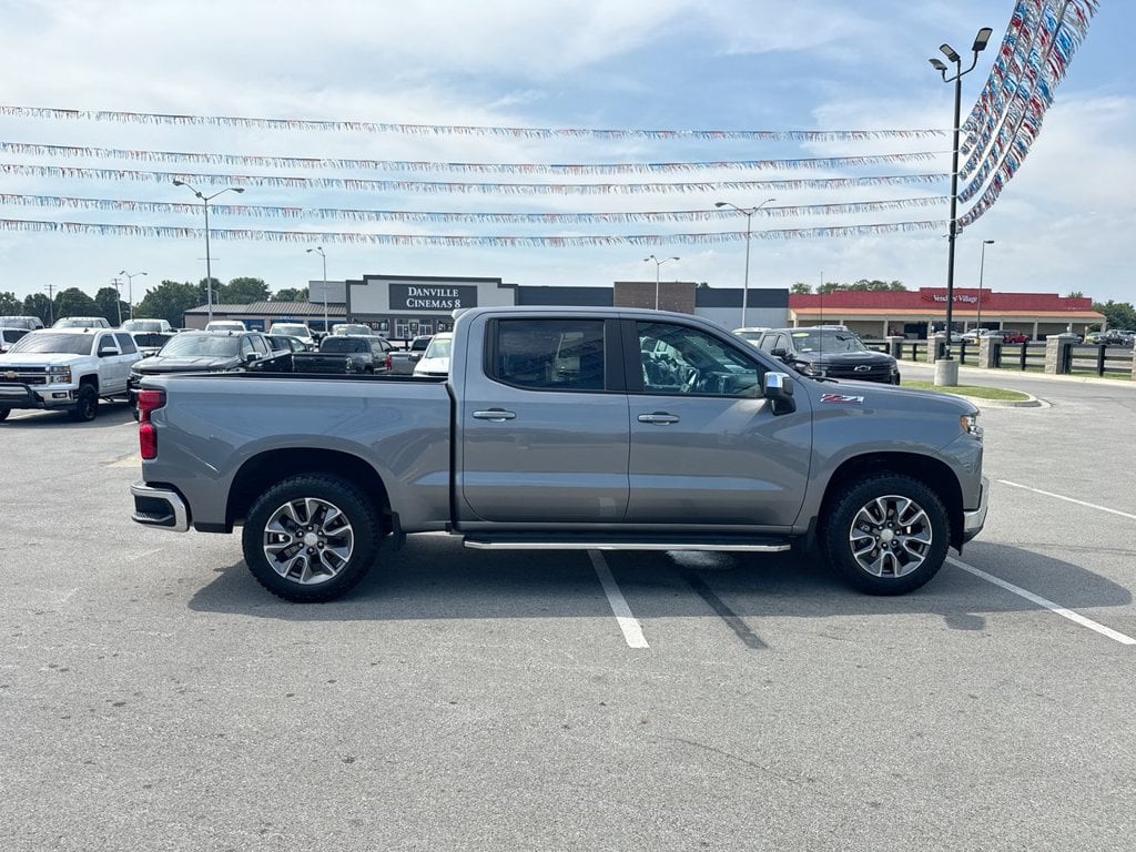 Pre-Owned 2021 Chevrolet Silverado 1500 LT - photo - 13