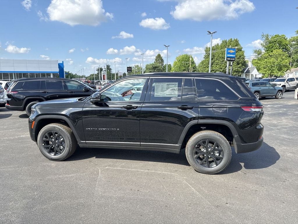 New 2026 Jeep Grand Cherokee Altitude - photo - 10