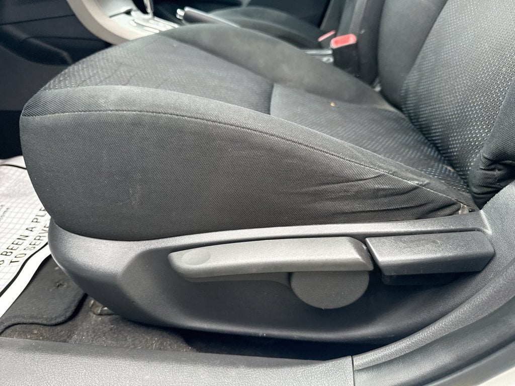 Pre-Owned 2010 Toyota Corolla S - photo - 13