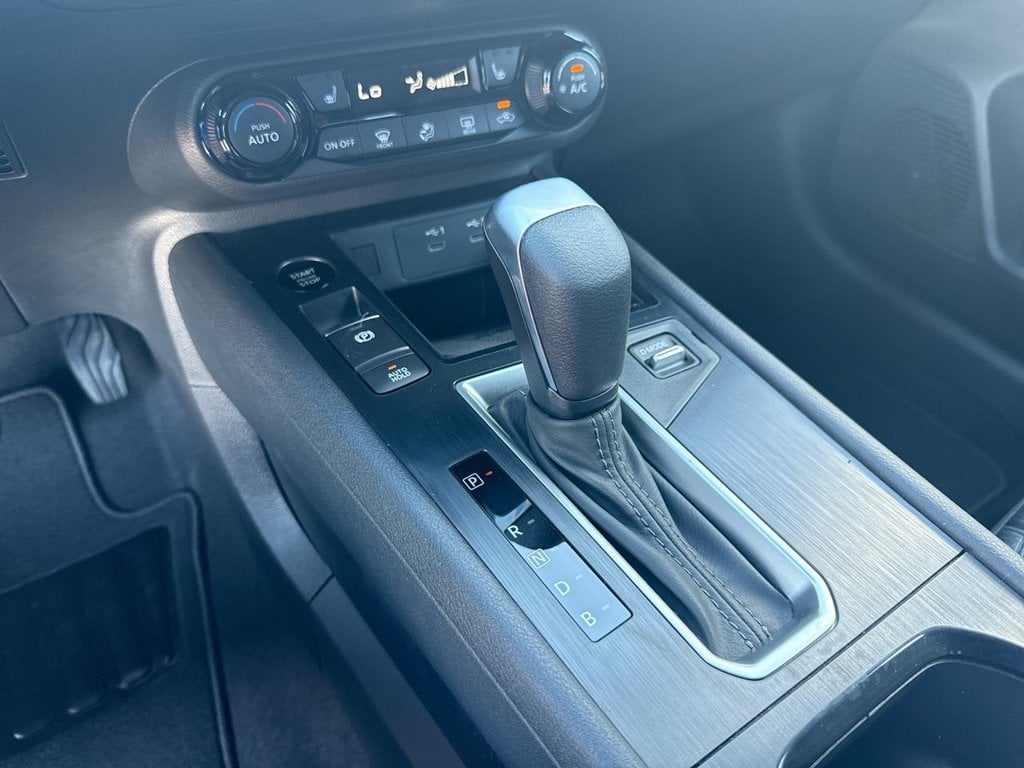 New 2027 Nissan Kicks SV - photo - 25