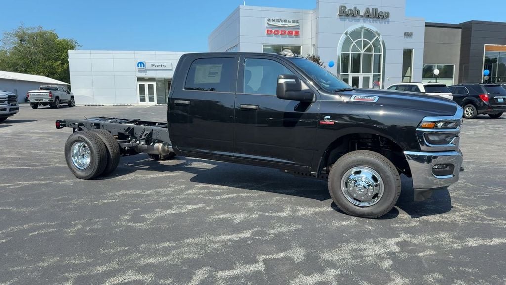 New 2026 Ram 3500 Tradesman - photo - 7