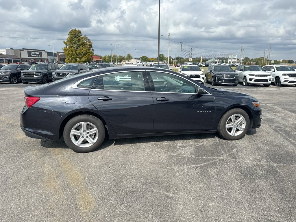Pre-Owned 2023 Chevrolet Malibu LT - photo - 13