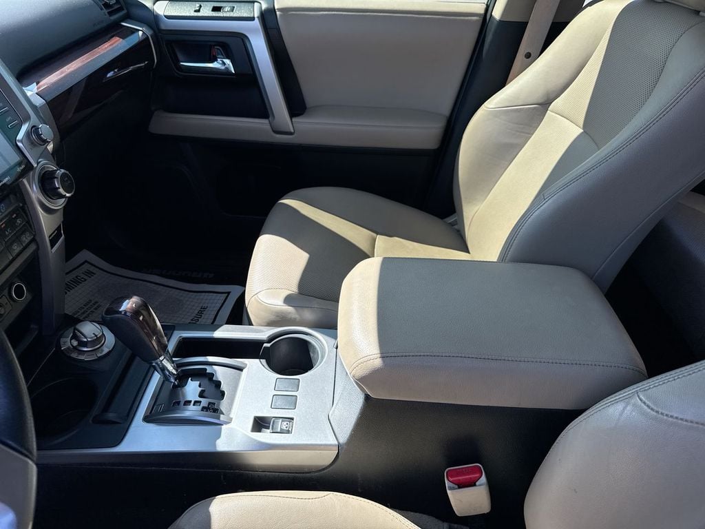 Pre-Owned 2020 Toyota 4Runner Limited - photo - 16