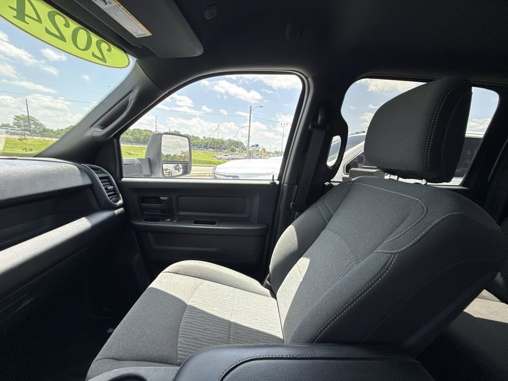 Pre-Owned 2024 Ram 3500 Tradesman - photo - 29