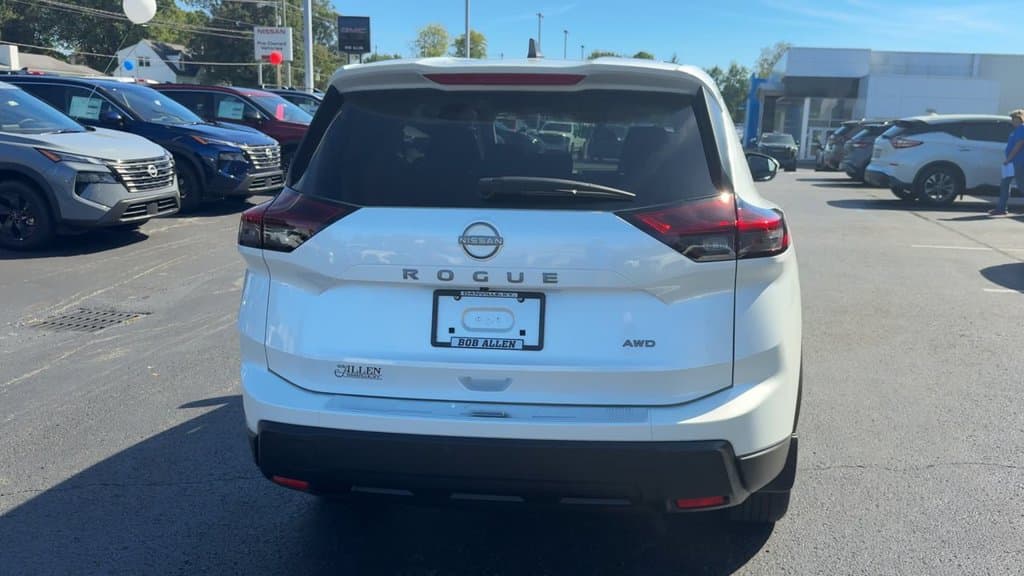 New 2026 Nissan Rogue SV - photo - 5