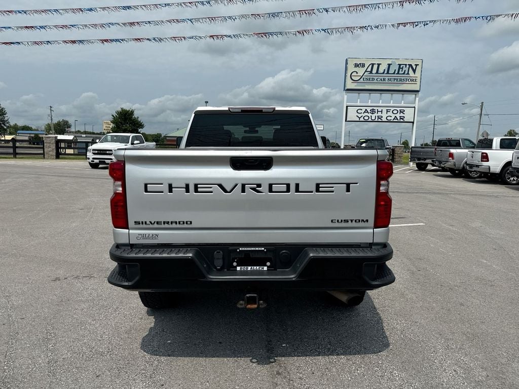 Pre-Owned 2022 Chevrolet Silverado 2500HD Custom - photo - 17