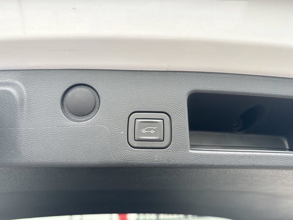 Pre-Owned 2025 GMC Terrain Elevation - photo - 17