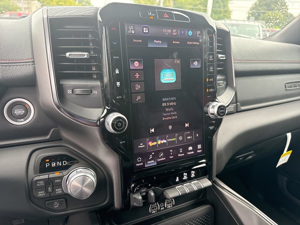 New 2026 Ram 1500 Laramie - photo - 26